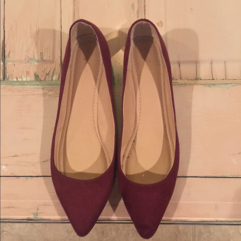 Size 9 1/2 burgundy suede look flats